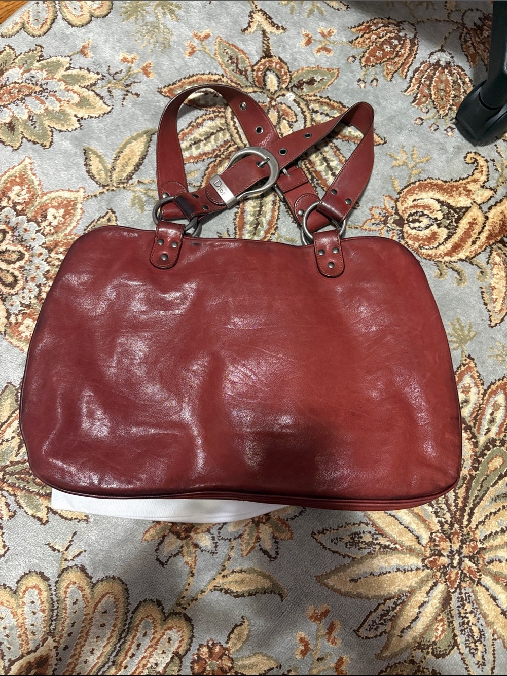 Red Leather Satchel Handbag with Decorative Buckle - Picture 2 of 4